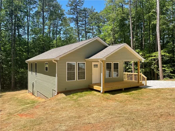 417 Forest Acres Cir, Walhalla, SC 29691