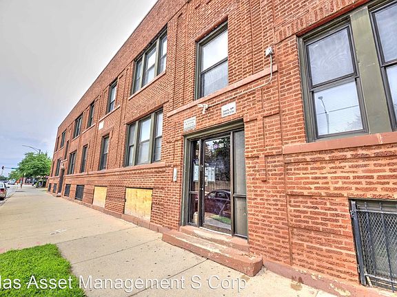 2nd image of 818 E 67th St #7672376
