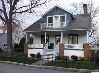 2 Greenport Pkwy, Hudson, NY 12534