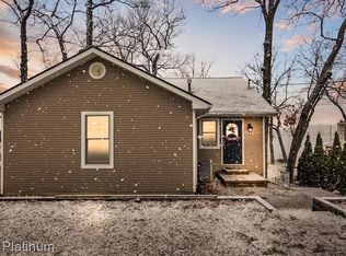 4114 Highcrest Dr, Brighton, MI