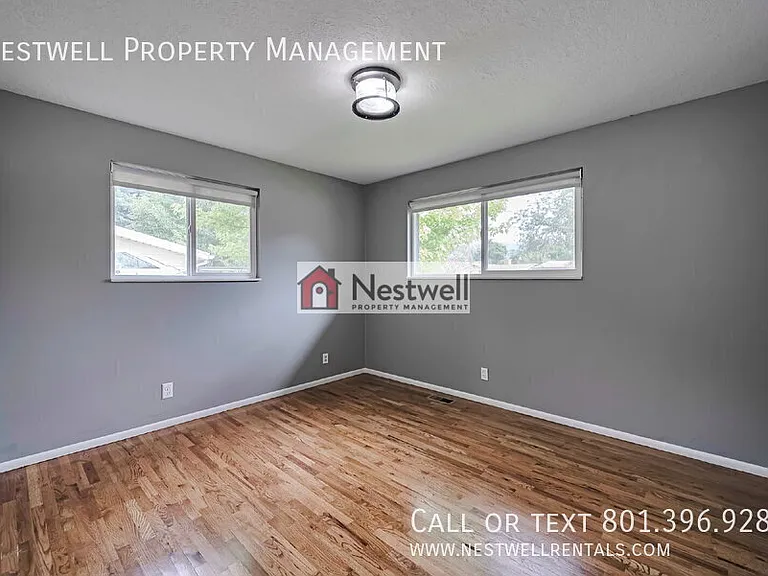 1335 E Maplewood Dr — Photo 21