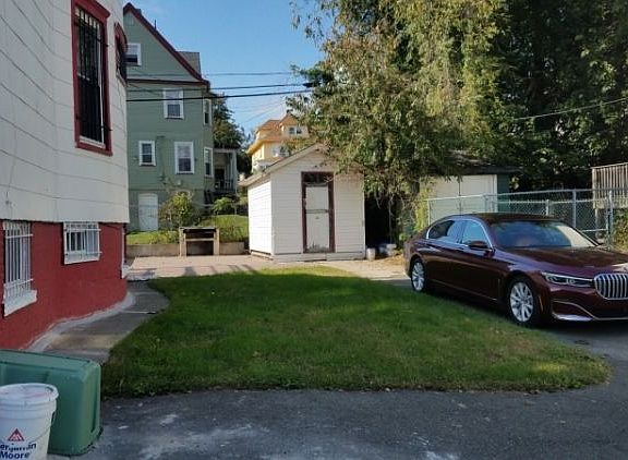 3rd image of 19 Whittlesey Ave