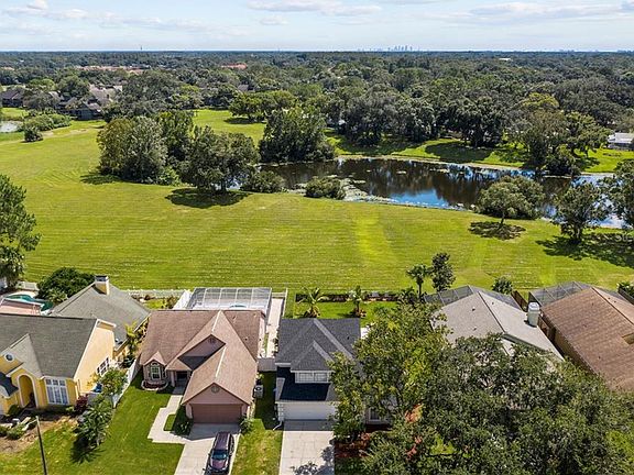 5th image of 4410 Golf Club Ln