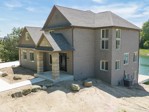 68469 Lake Angela Pointe, Richmond, MI 48062