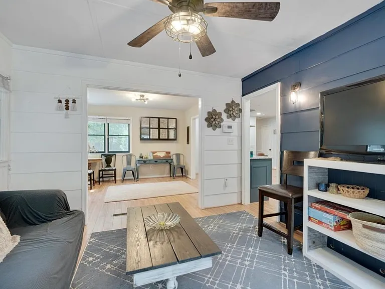 409 Northclift Dr — Photo 23