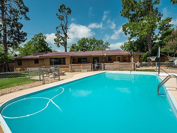 2nd image of 1231 N Wildwood Dr