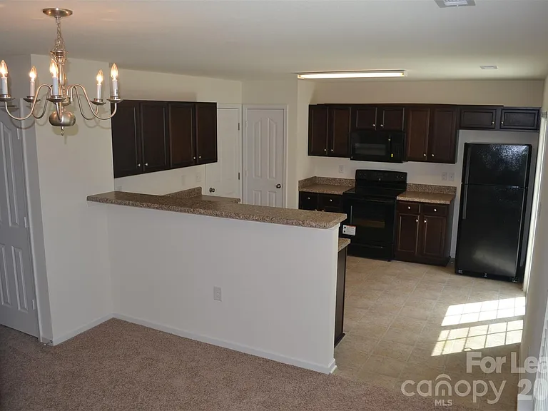 4511 Trunk Bay Dr — Photo 4