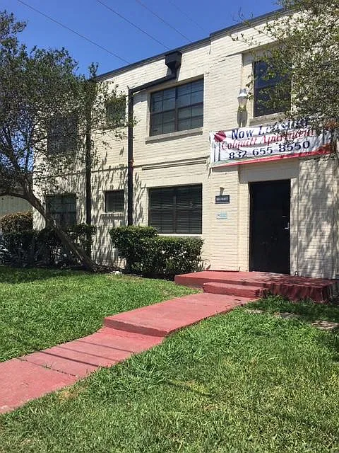 1850 Colquitt St — Photo 1