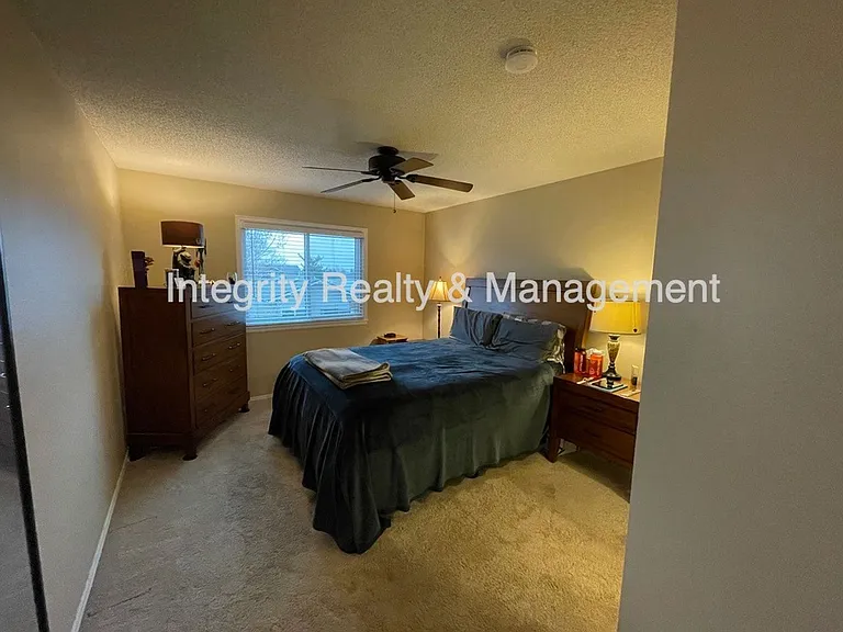 475 Chiswick Cir — Photo 30