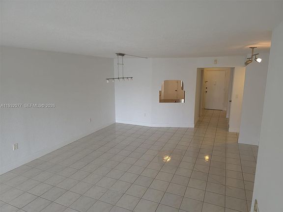 4th image of 1710 NE 191st St APT 209-3