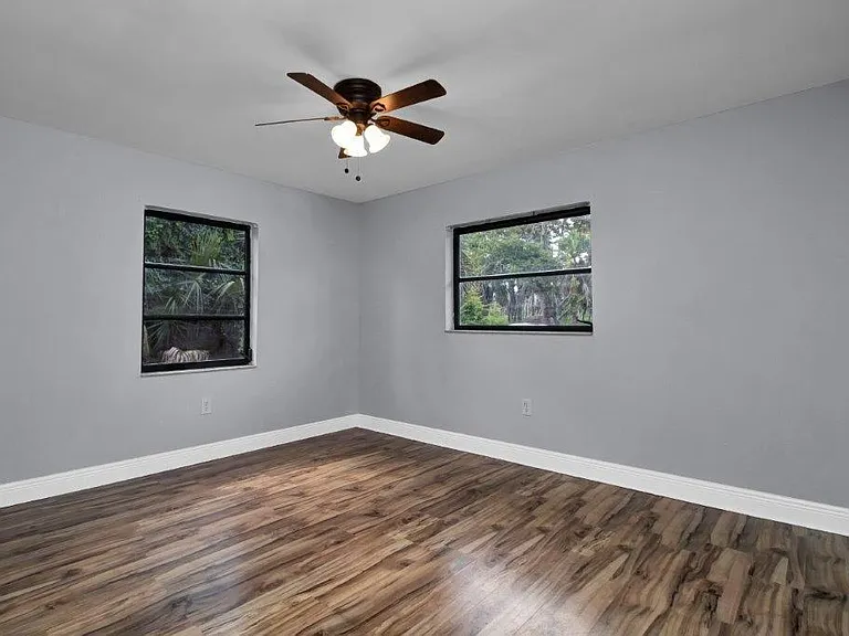 13540 Sedgwick Ave — Photo 27