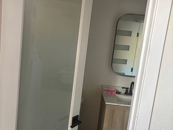 3rd image of 2651 Jeffery Cir