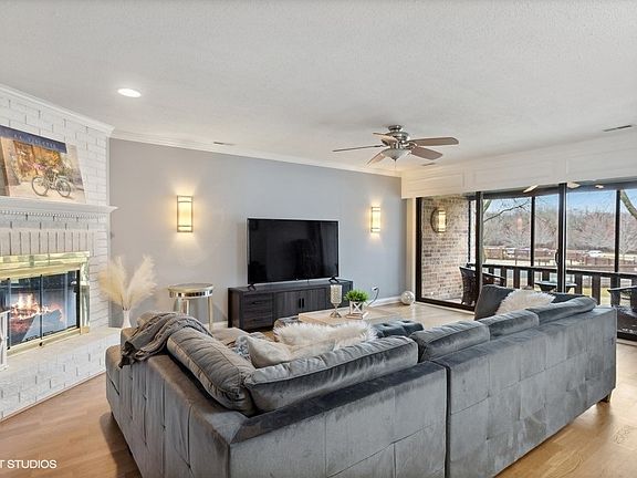 3rd image of 13303 S Country Club Ct APT 2A