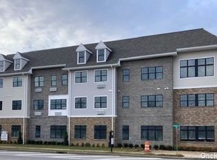 116 Waverly Ave #9, Patchogue, NY 11772
