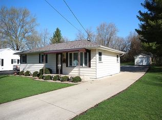 10 Grays Ln, Decatur, IL 62526