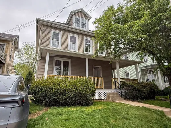 312 E Jackson St, New Holland, PA 17557