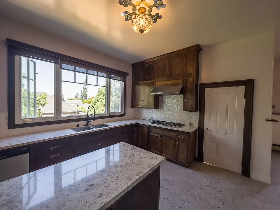 Kitchen 3