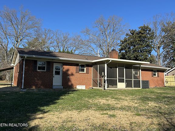 5th image of 2910 Shady Ln
