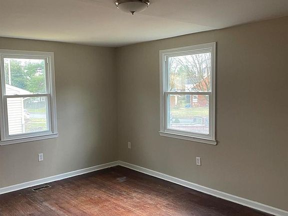 3rd image of 1107 Forest Park Blvd NW #1107
