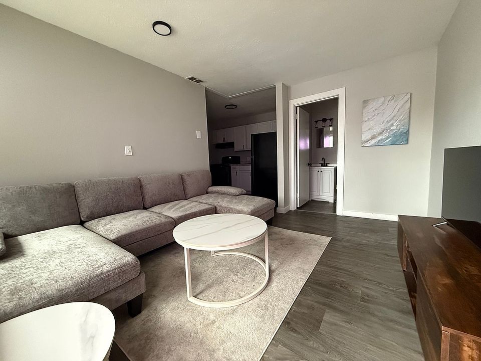 1st image of 1046 Jefferson St APT 6