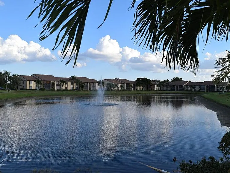 2173 White Pine Cir #C — Photo 16