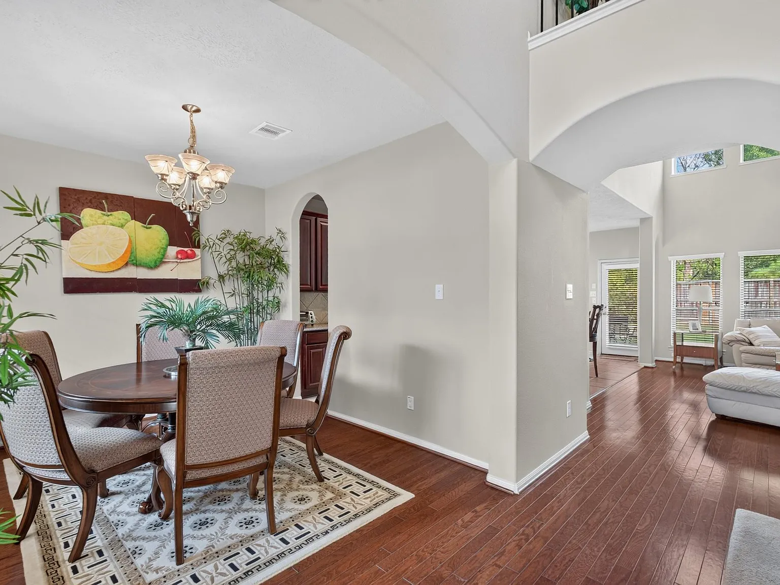4 bed, 2.5 bath, 2795 sqft, $3,450 — Photo 2