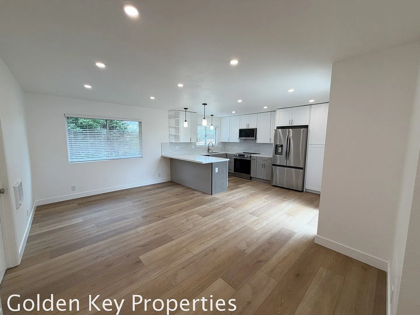 Beautifully Remodeled 1-Bedroom Apartment with Ocean View Short Walk to the Beach! — Photo 3
