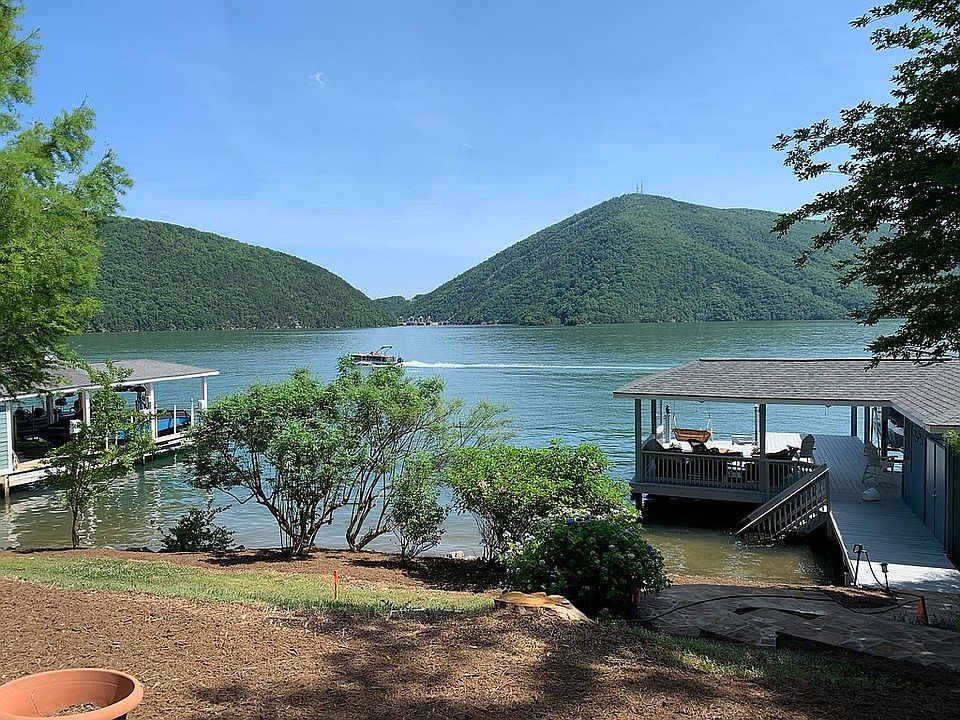 2nd image of 2335 Capewood Dr