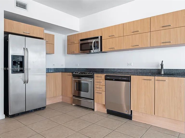 350 S Miami Ave #5 — Photo 9