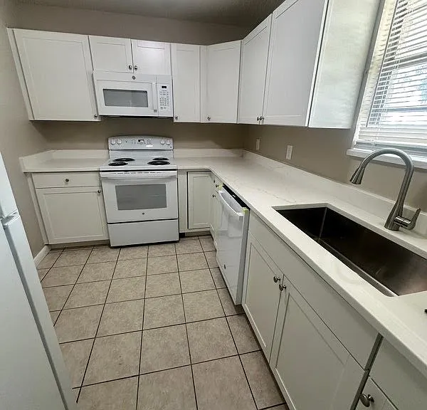 2495 N Sparkman Ave #B — Photo 5