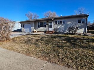2110 Maywood Dr, Rapid City, SD 57701