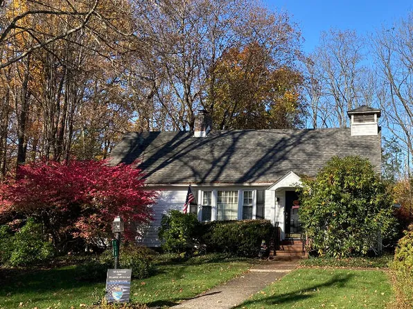 136 Shepard Ave, Delaware Water Gap, PA 18327
