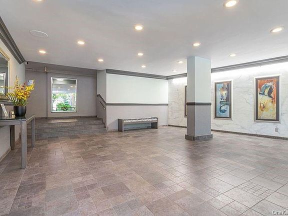 2nd image of 260 Garth Rd APT 7B5