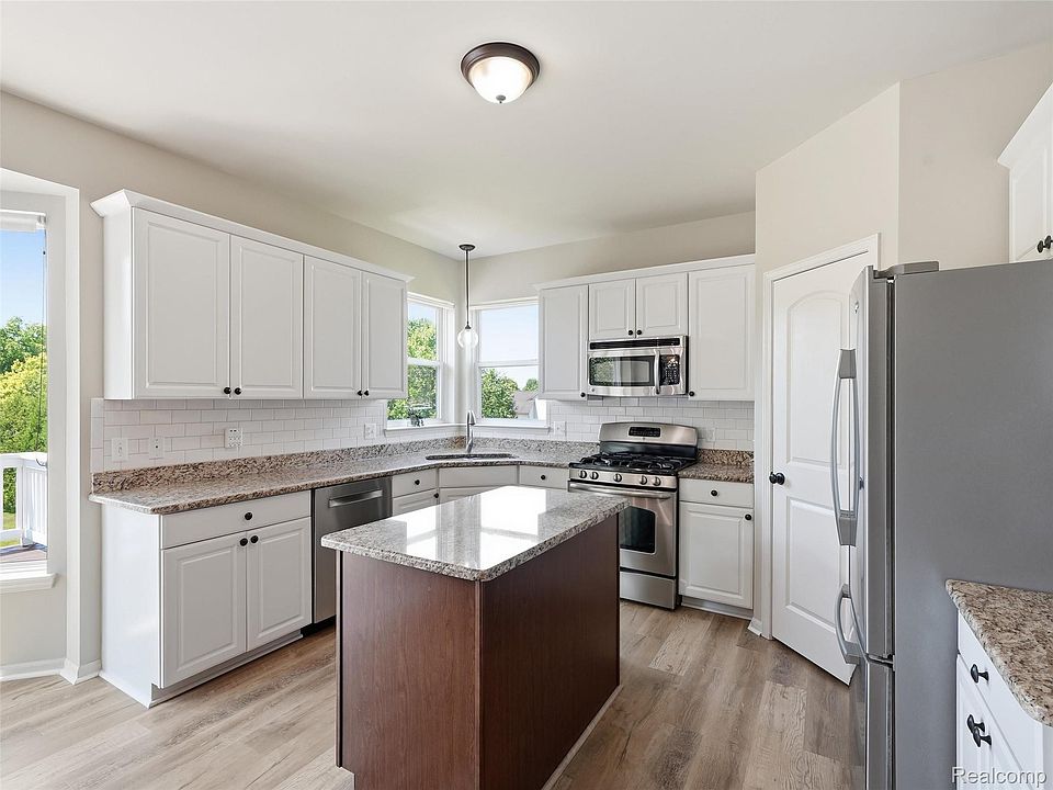 94 Blackberry Dr, photo 14