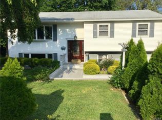 37 Greywood Dr, Orangeburg, NY 10962