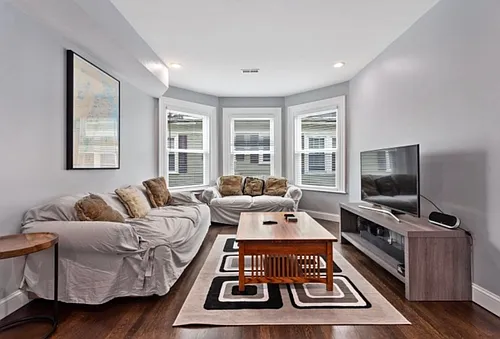 7 Abbotsford St #2 Photo 1