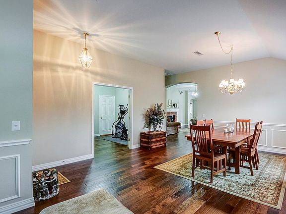 5th image of 1619 Redwood Dr