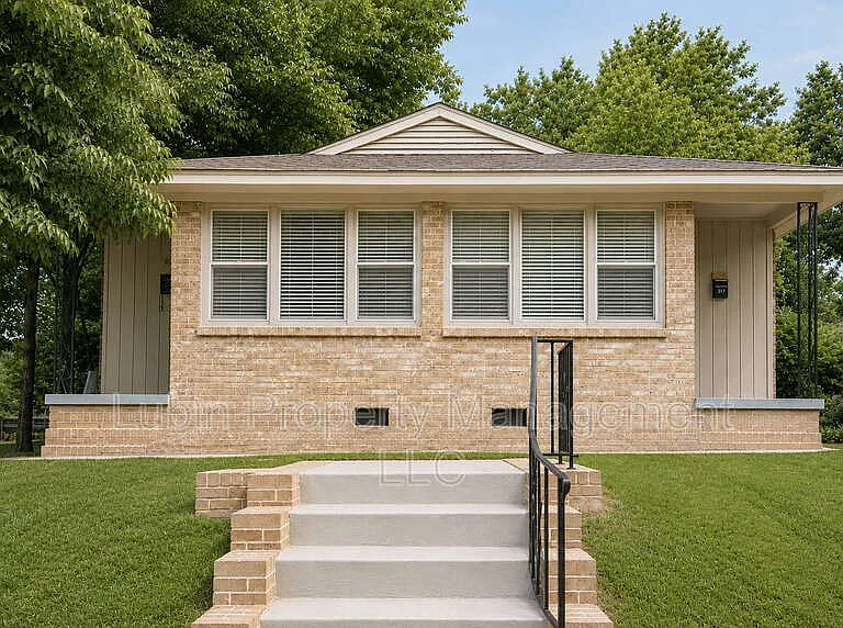 2468 Yale Ave — Photo 1