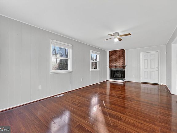 4th image of 2319 Woodberry Dr