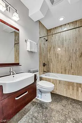 821 W Roscoe St #1 — Photo 91