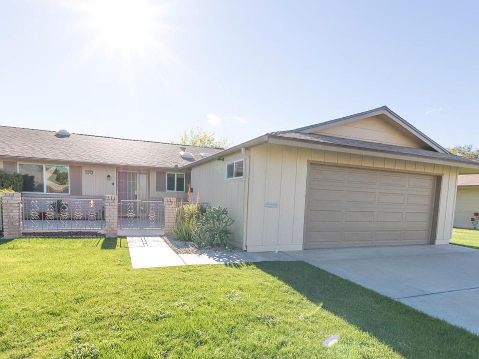 1st image of 10633 W Roundelay Cir