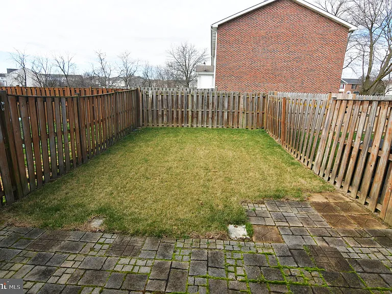 311 Willowbrook Ct — Photo 6