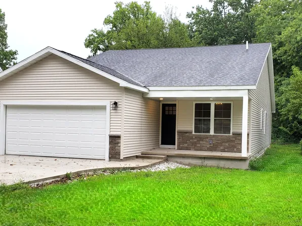303 E Washington St, Kentland, IN 47951