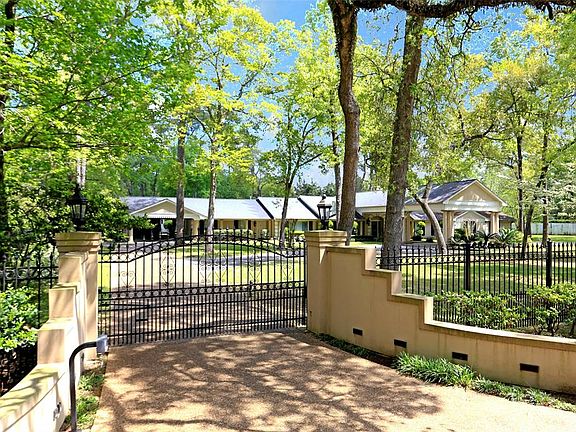 5th image of 8818 Sandringham Dr