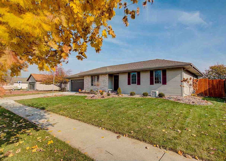 1st image of 2648 N Wuthering Hills Dr