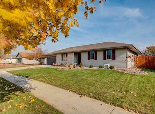 2648 N Wuthering Hills Dr, Janesville, WI 53546