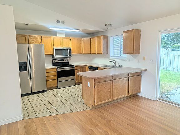 5th image of 3142 Primrose St
