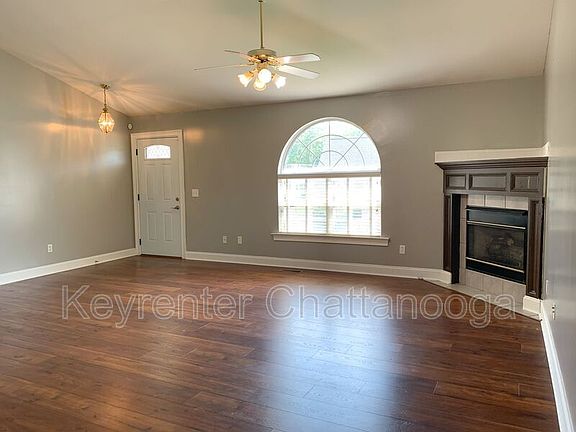 4th image of 626 Fuller Glen Cir