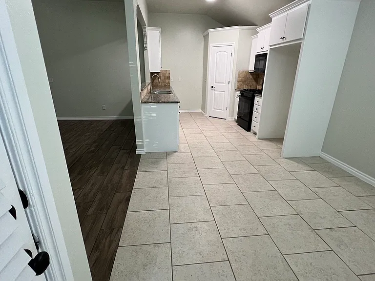 3104 Woodcrest Creek Dr — Photo 6
