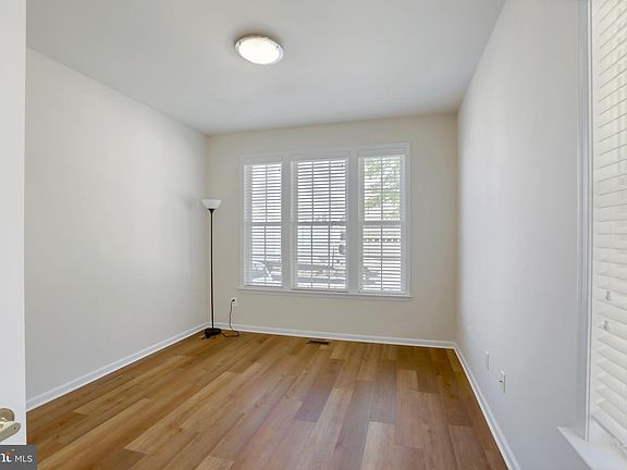 5th image of 6540 Alderwood Way